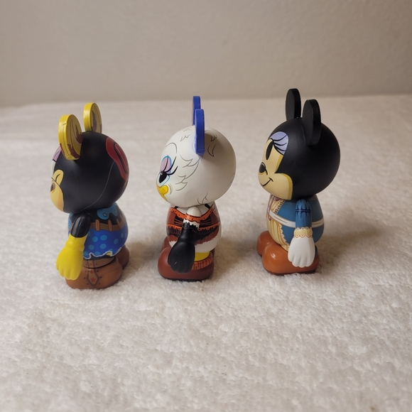 Vinylmation Mickeys Wild West Minnie, Daisy & Clarabell figures - Picture 2 of 5